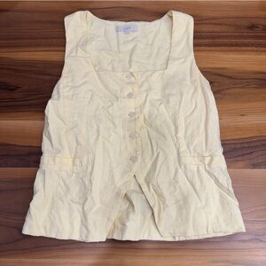 LOFT Women's Light Yellow Sleeveless Button Down Top